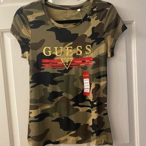 GUESS tee
